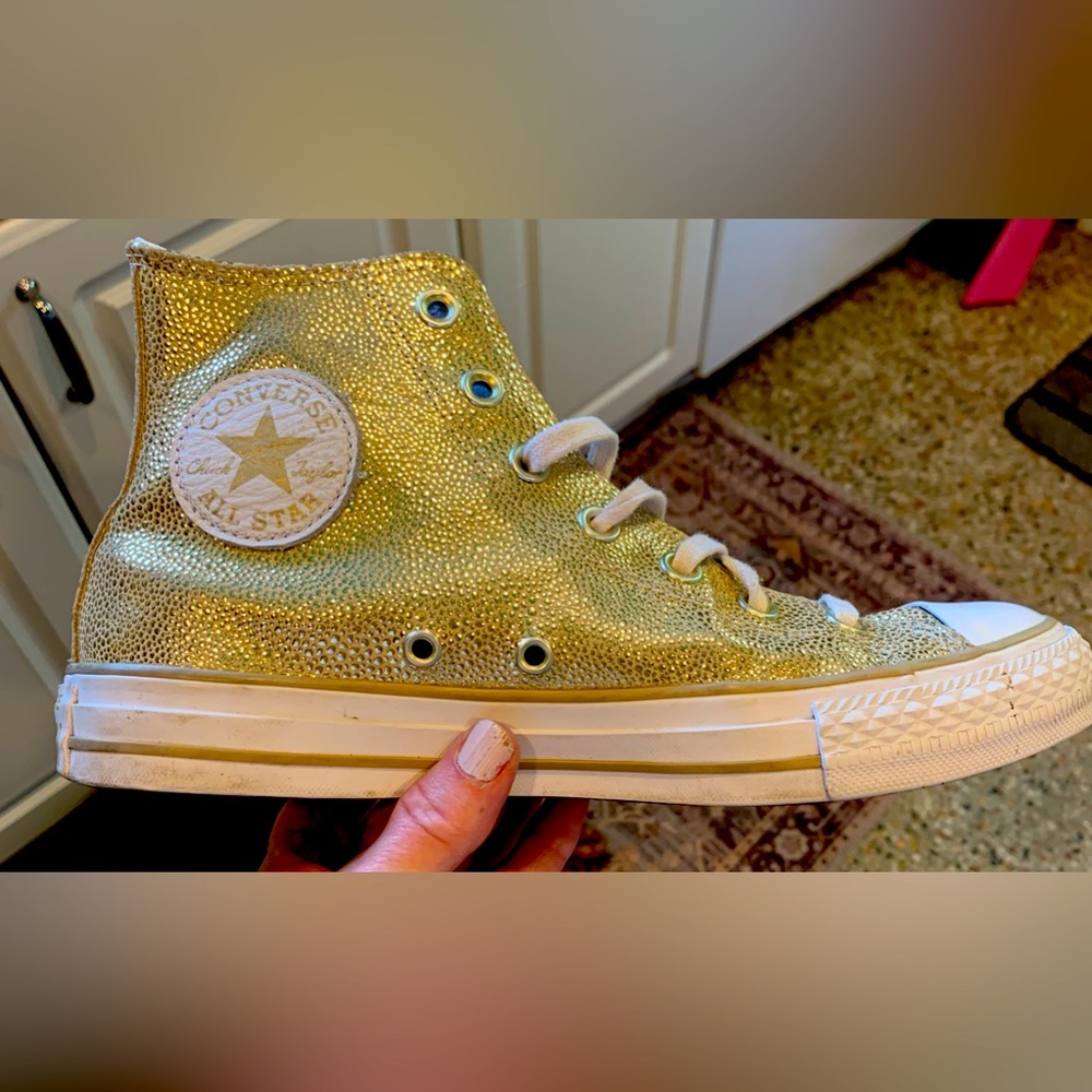 Chuck Taylor All Star High Top Converse in Gold Metallic